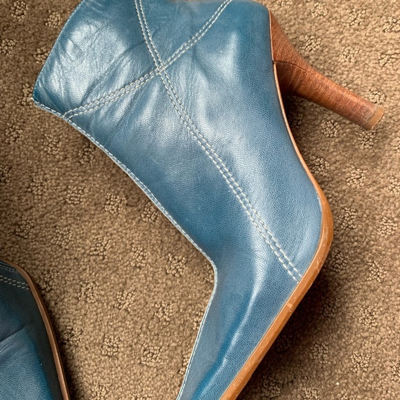 Beautiful blue leather ankle booties - Picture 10 of 11